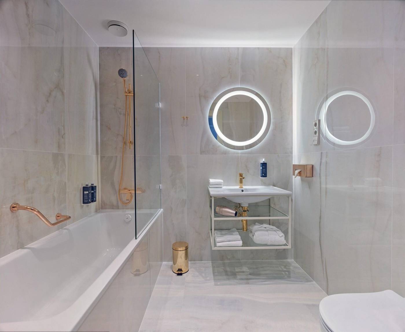 Mamaison-Hotel-Riverside-Prague-Room-28