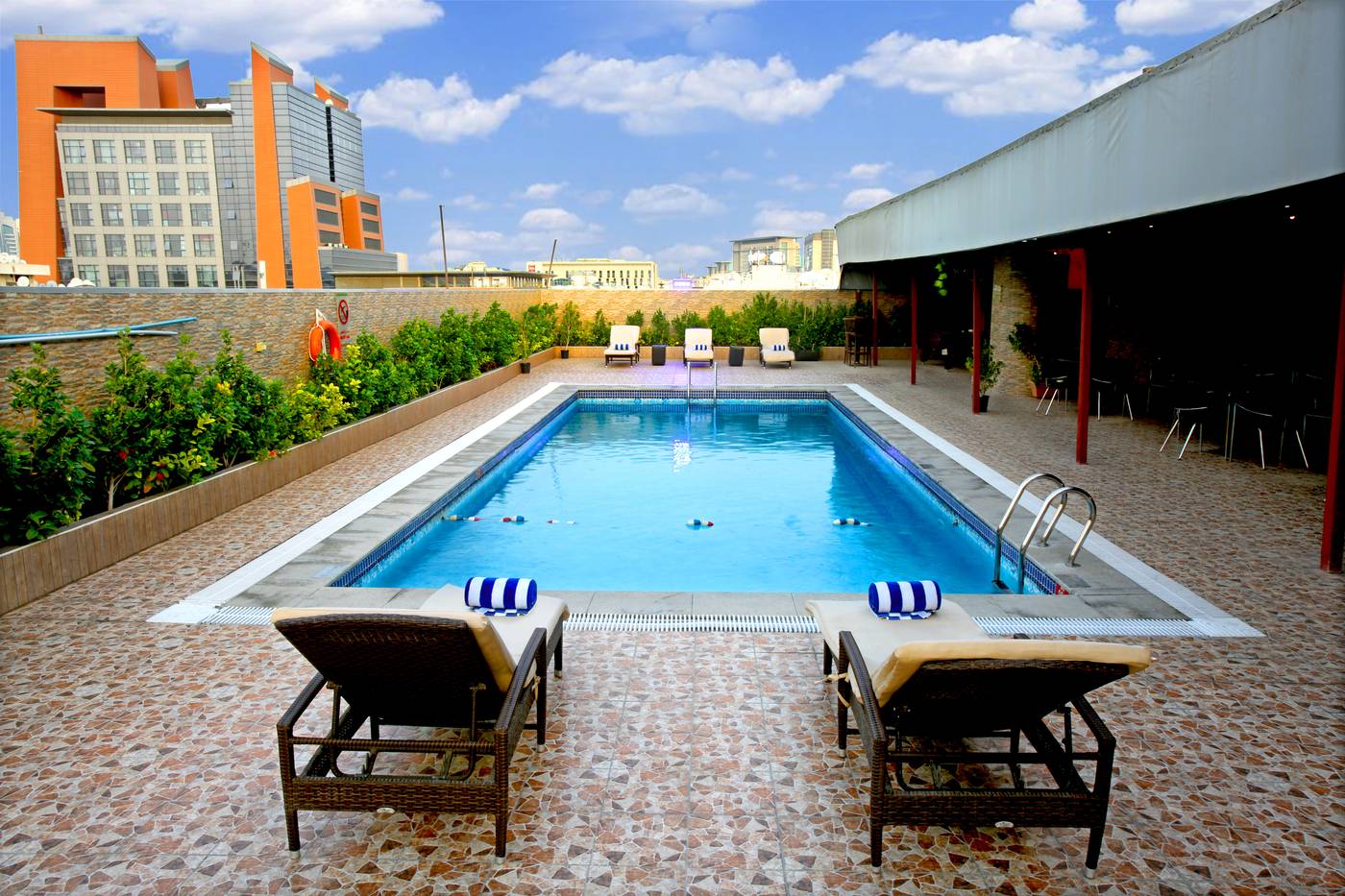 Excelsior-Hotel-Downtown-Pool-1