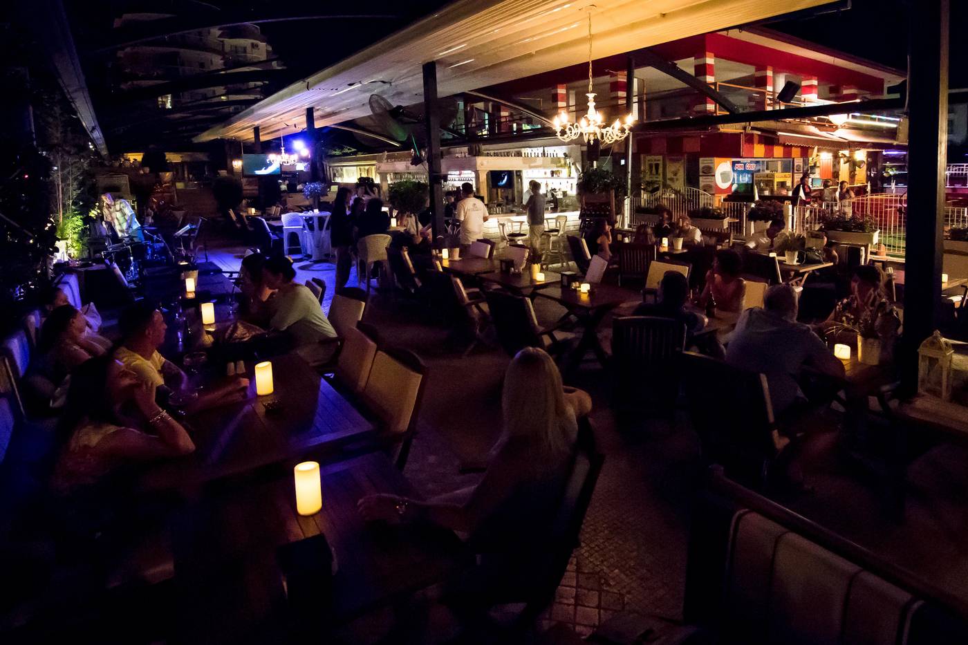 Romance-Beach-Bar-53