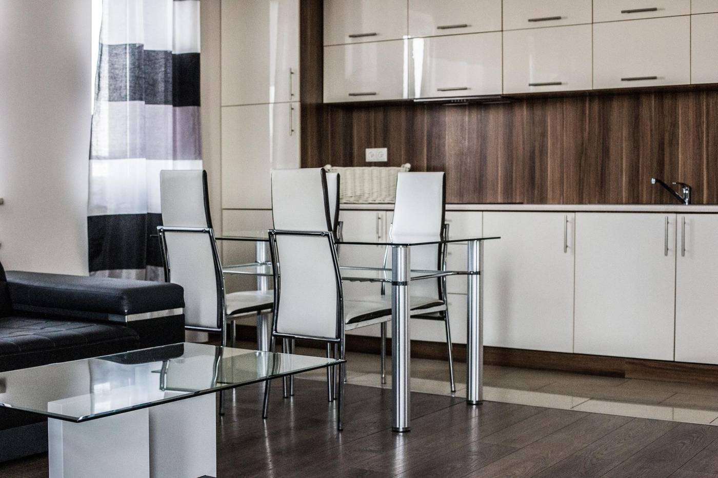 Senator-Warsaw-Apartments-Room-26