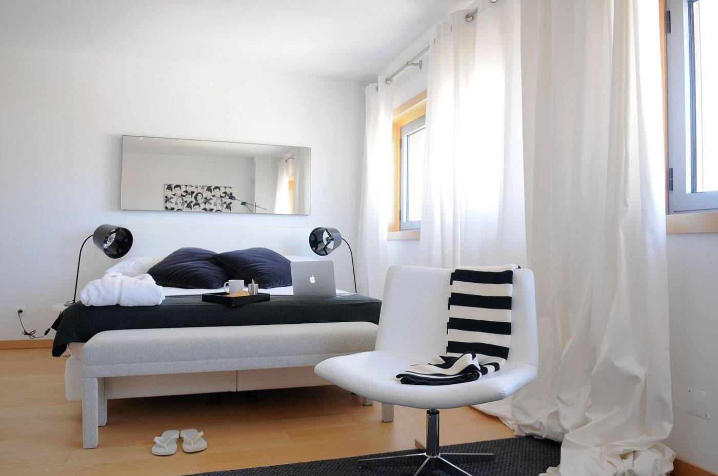 Panoramic-Living-Room-12