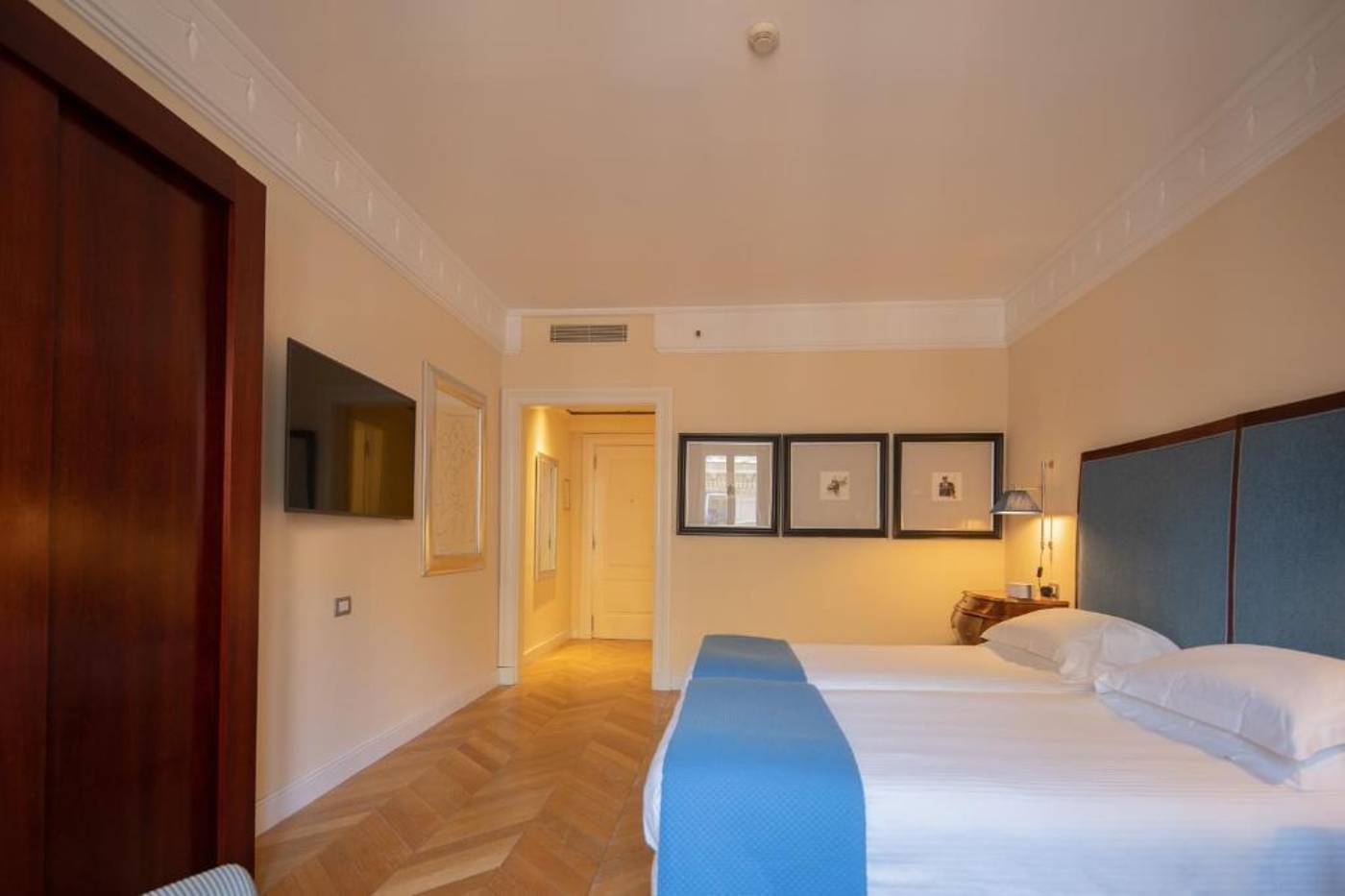 Rose-Garden-Palace-Room-12