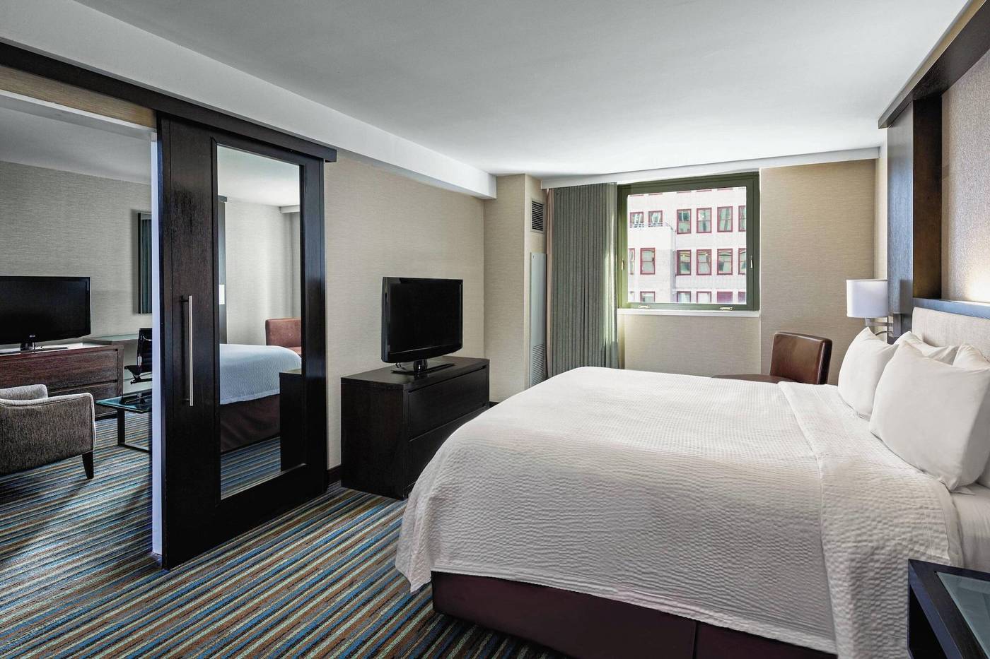 Courtyard-By-Marriott-New-York-Manhattan-Times-Squ-Room-18