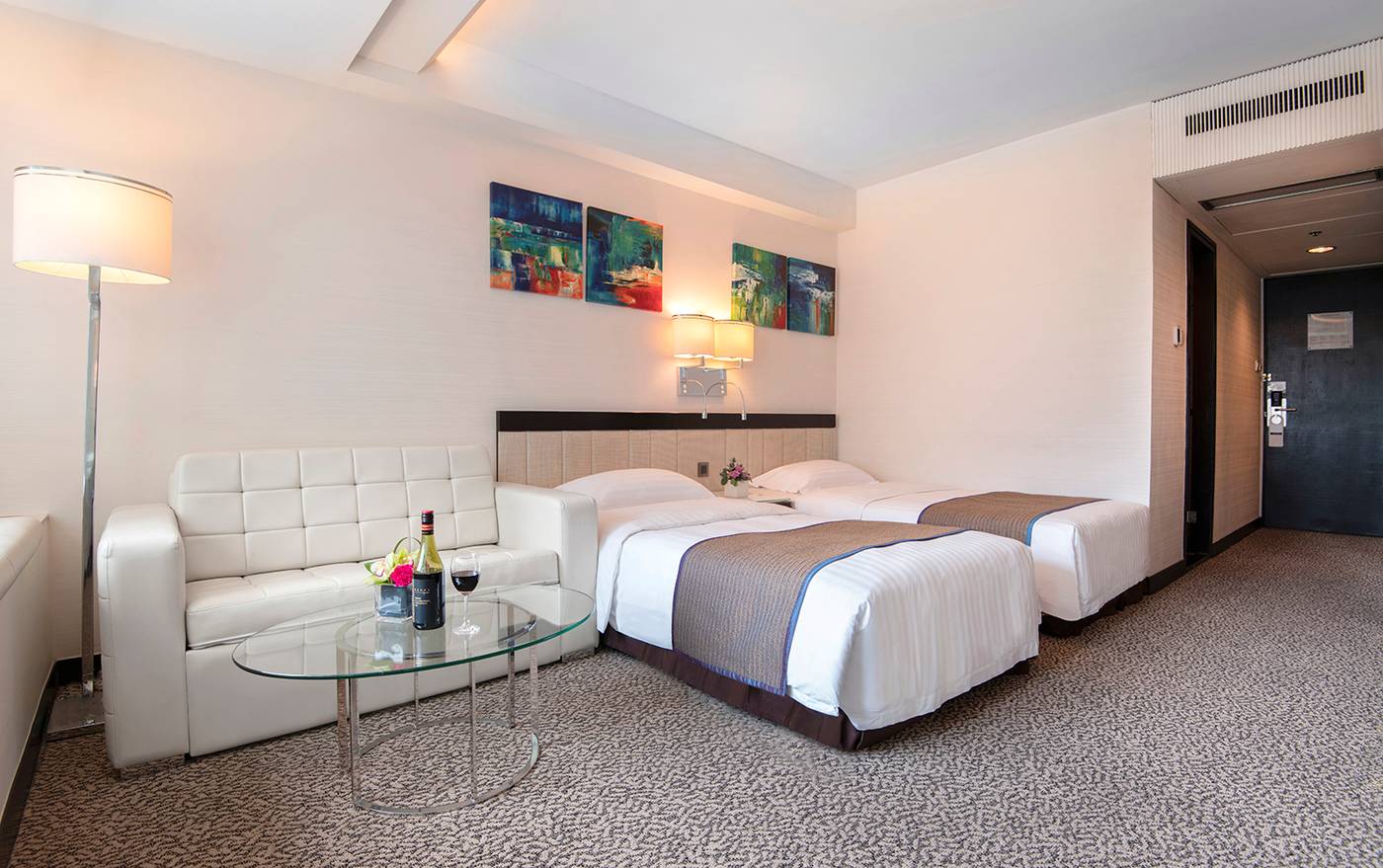 Regal-Riverside-Room-33