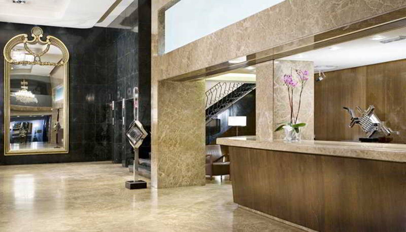 Santos-Agumar-Lobby-9