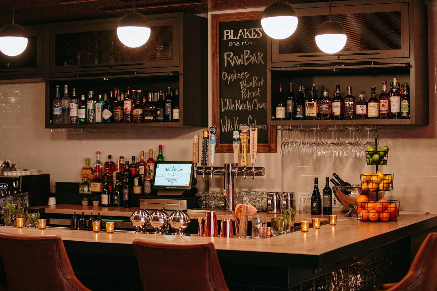 Hotel-Indigo-Boston-Garden-Bar-40