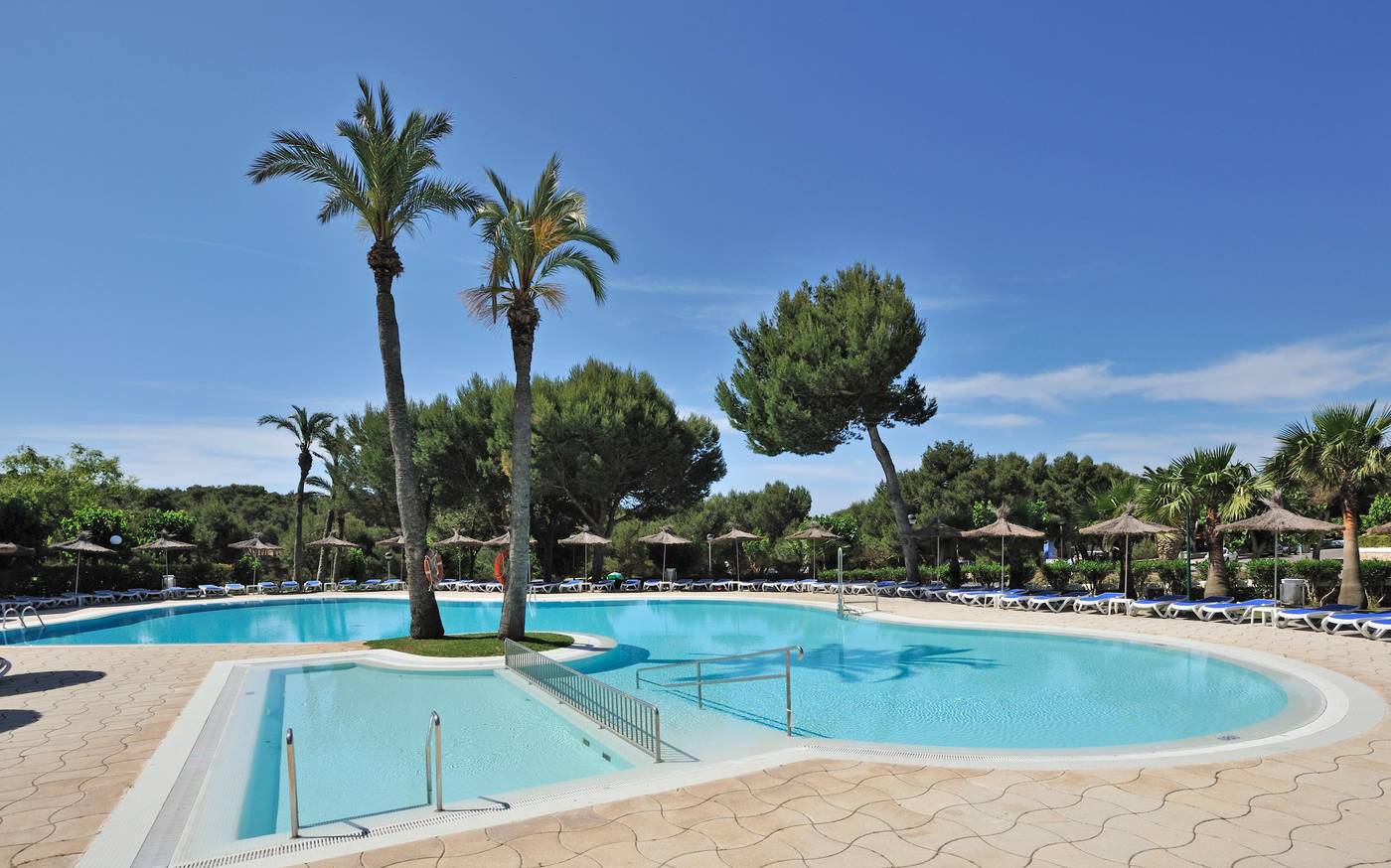 Globales-Mediterrani-Pool-5