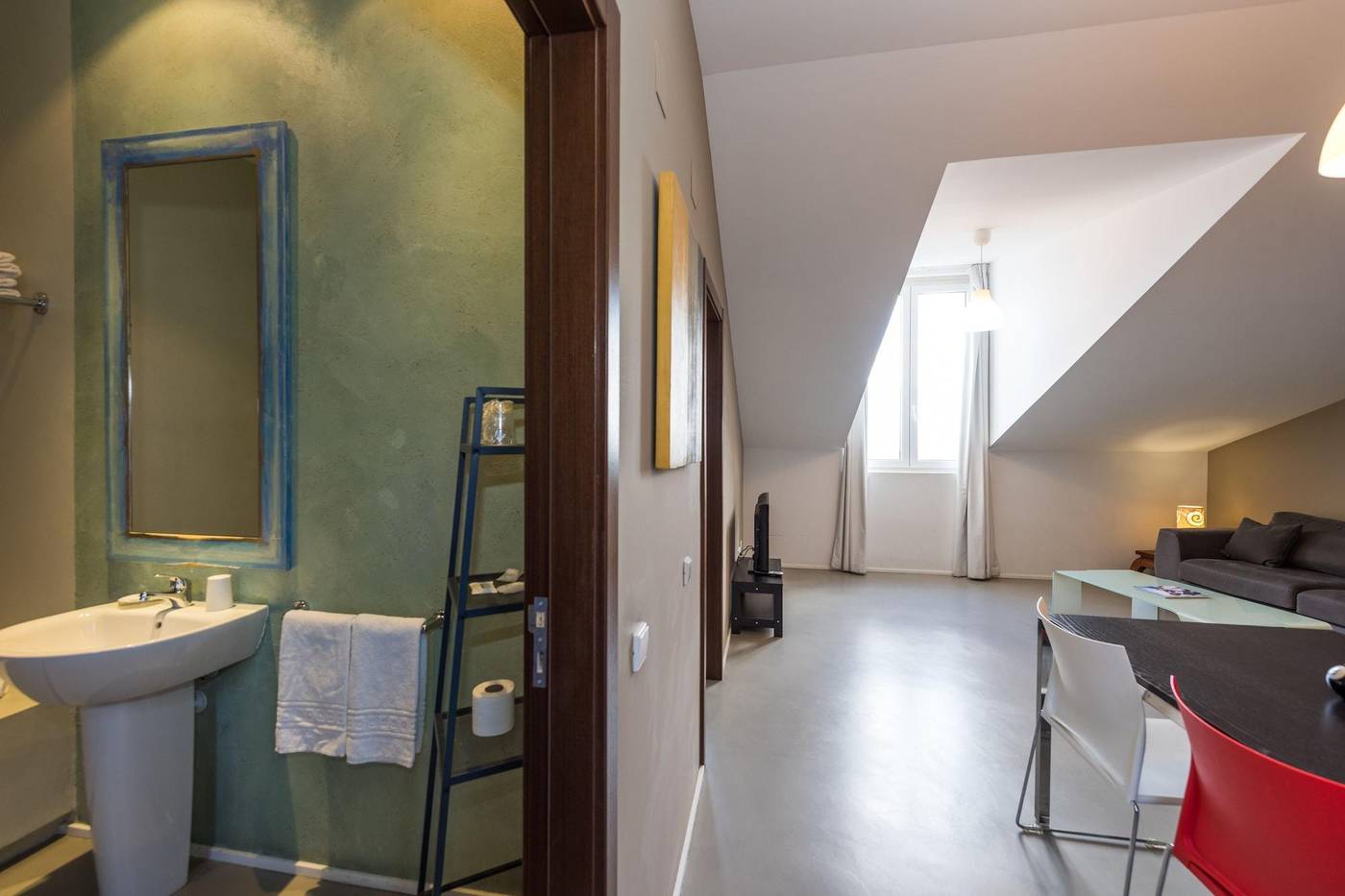 Alfama---Lisbon-Lounge-Suites-Room-69