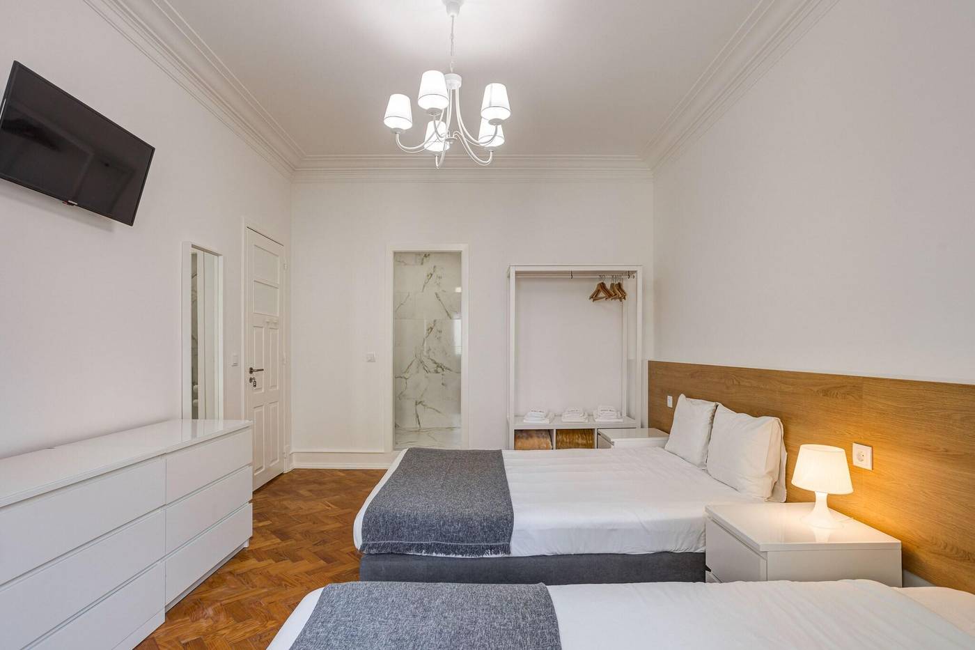 Home-Out-Rooms---Apartments-Room-45