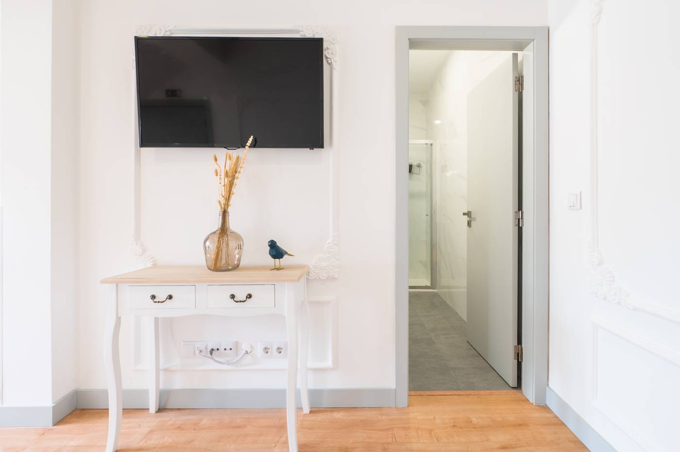 Via-Augusta-129-Room-44