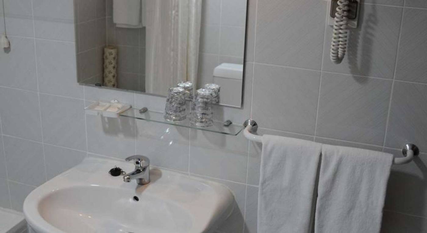 Best-Western-Dom-Bernardo-Room-25