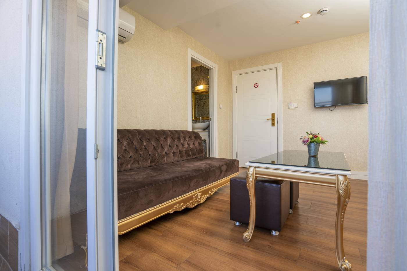 Kunlun-Kensington-Hotel-Istanbul-Room-14