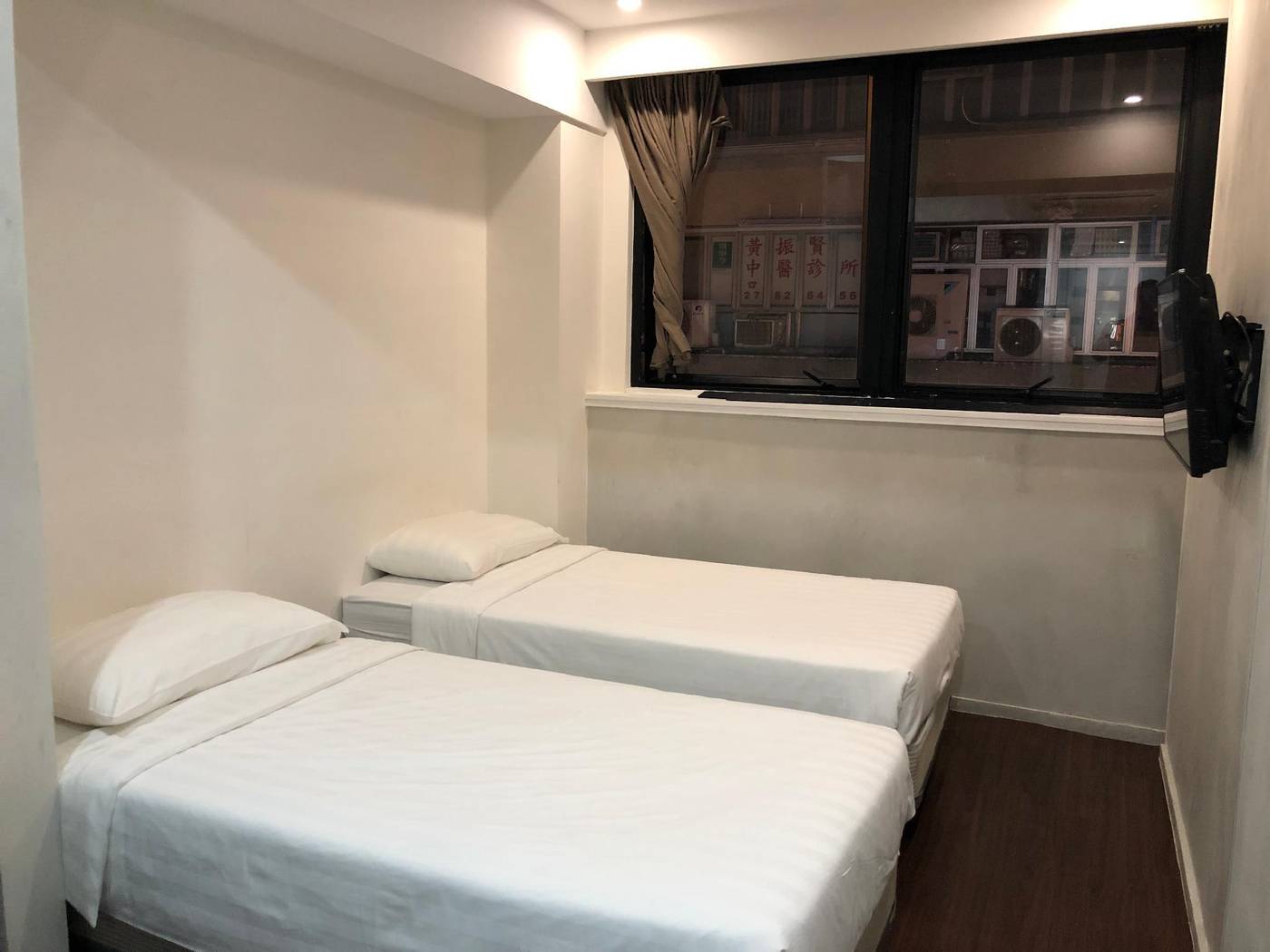 Homy-Hotel-Central-Room-5