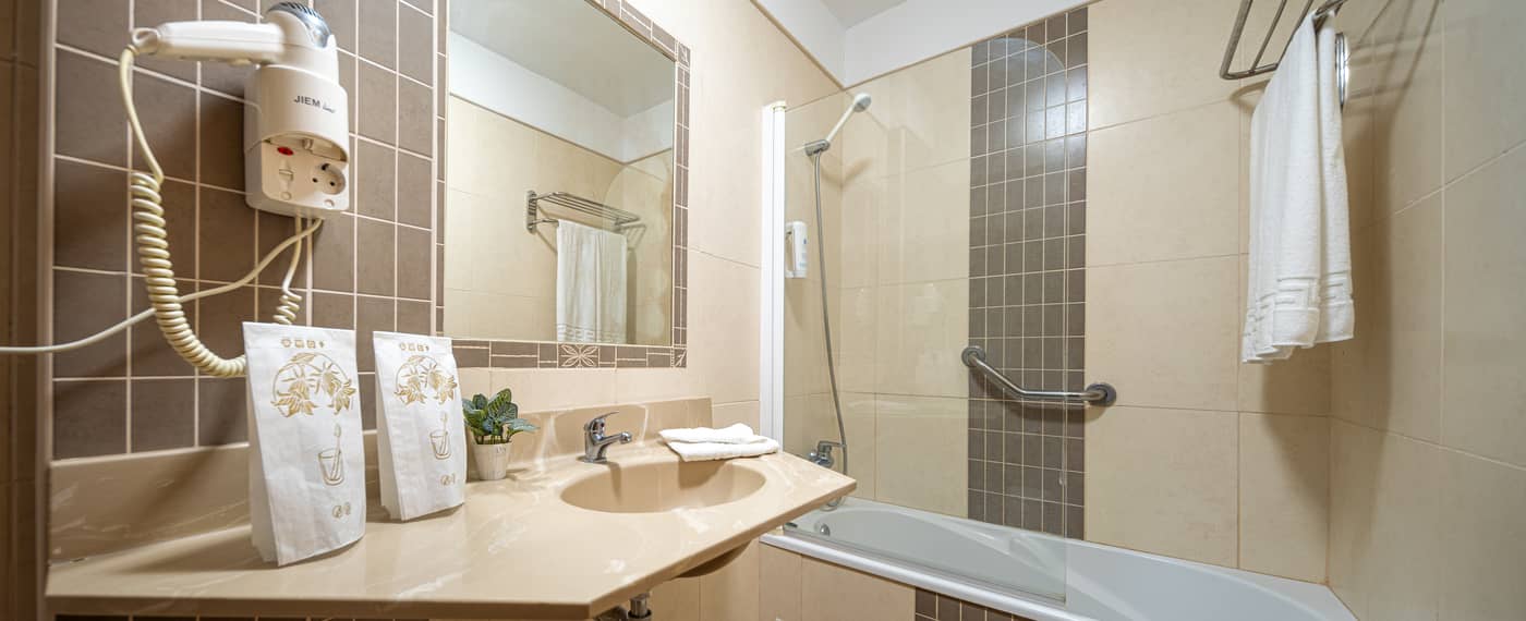 Tenerife-Ving-Room-21