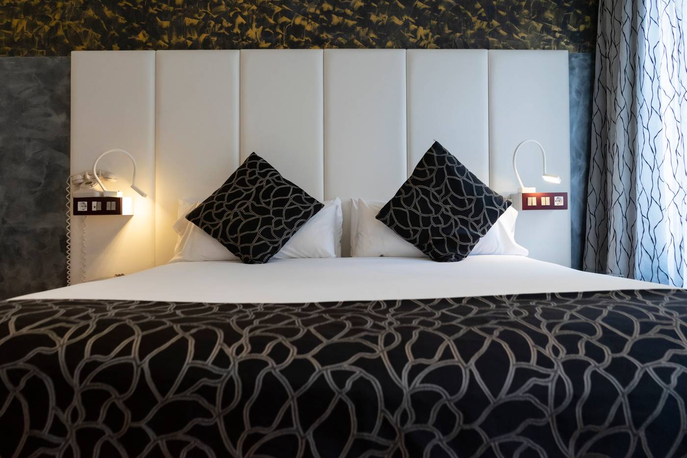 Petit-Palace-Savoy-Alfonso-XII-Room-32