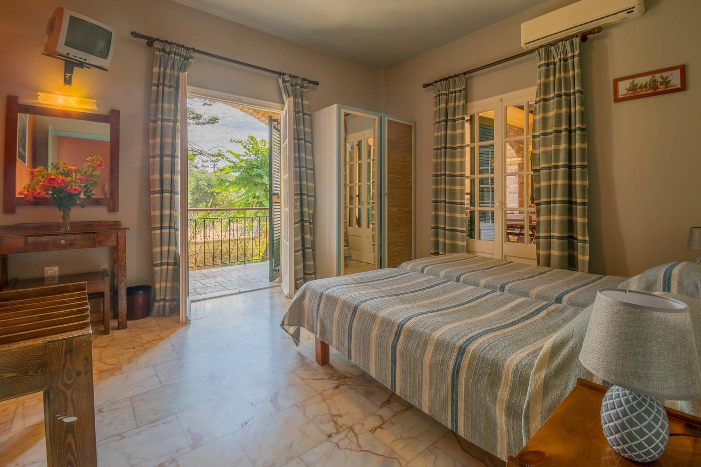 Villa-Yannis-Hotel-Apartments---Suites-Room-24