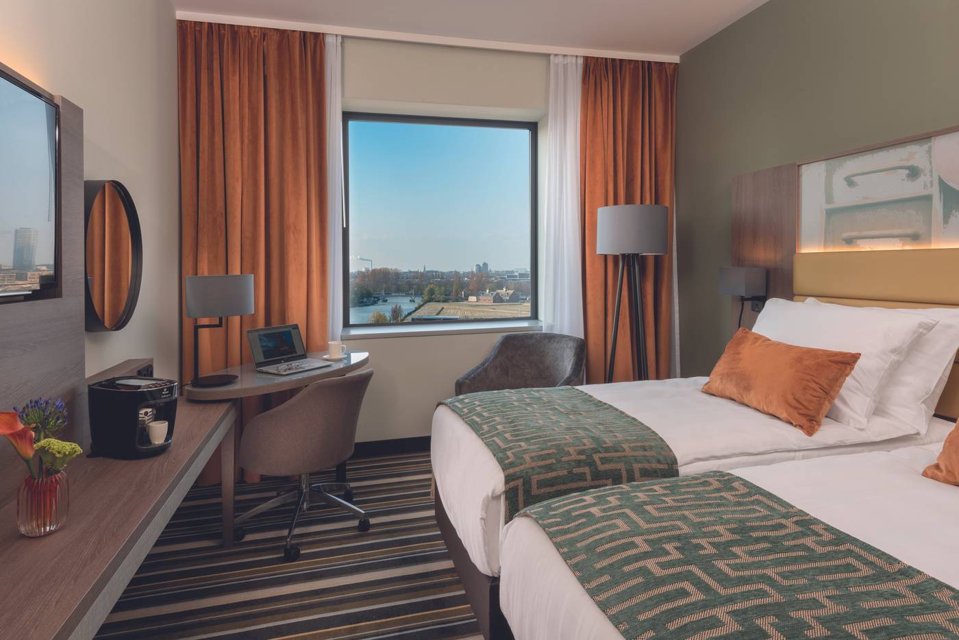 Leonardo-Royal-Hotel-Amsterdam-Room-10