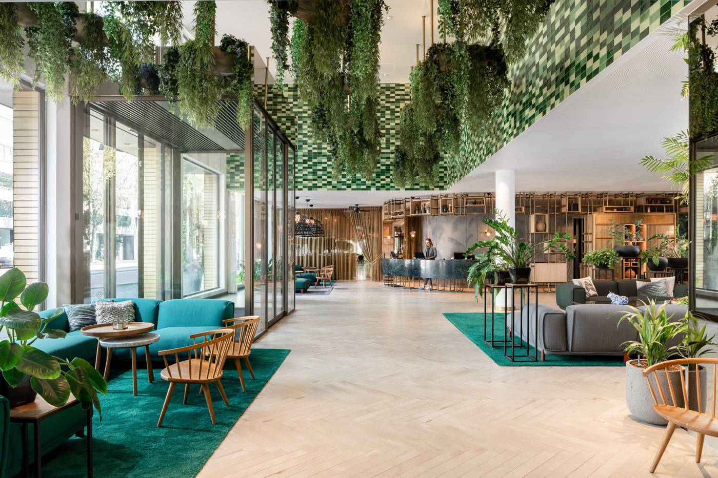 Hyatt-Regency-Amsterdam-Lobby-15