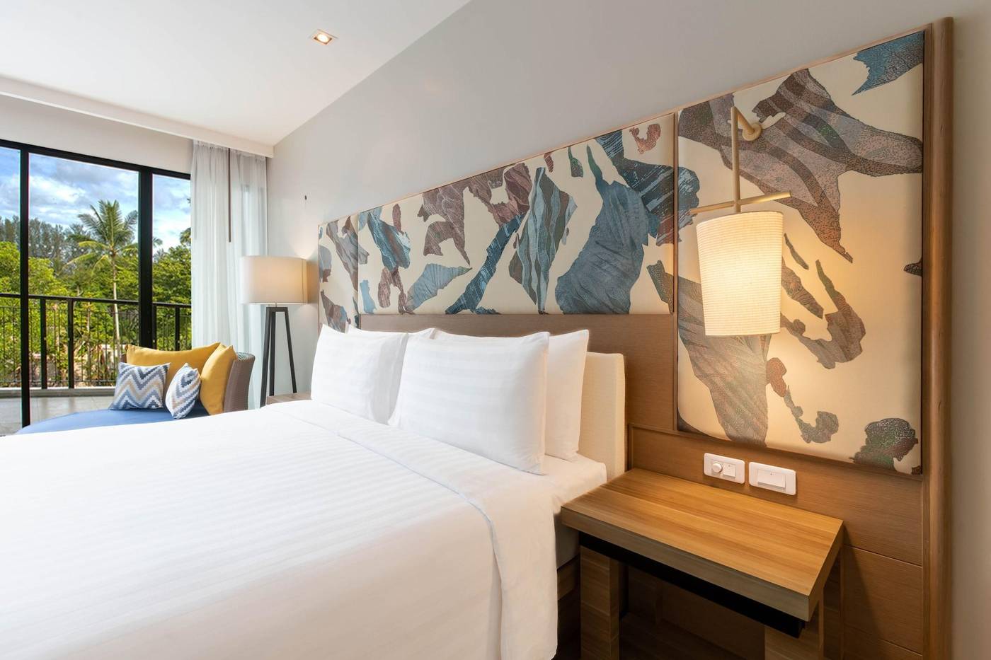 Holiday-Inn-Resort-Phuket-Mai-Khao-Beach-Room-33