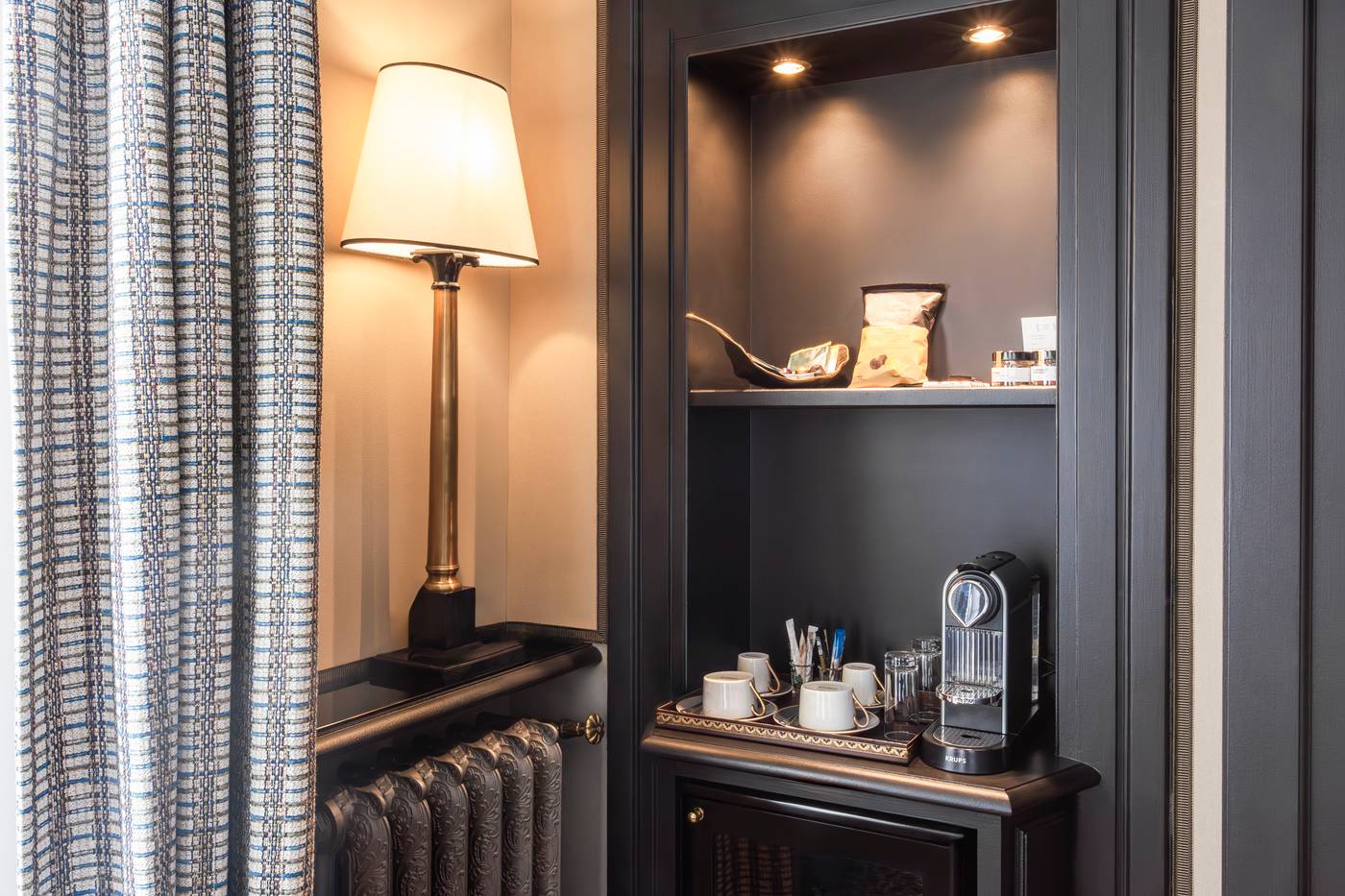 West-end-Paris-Room-9