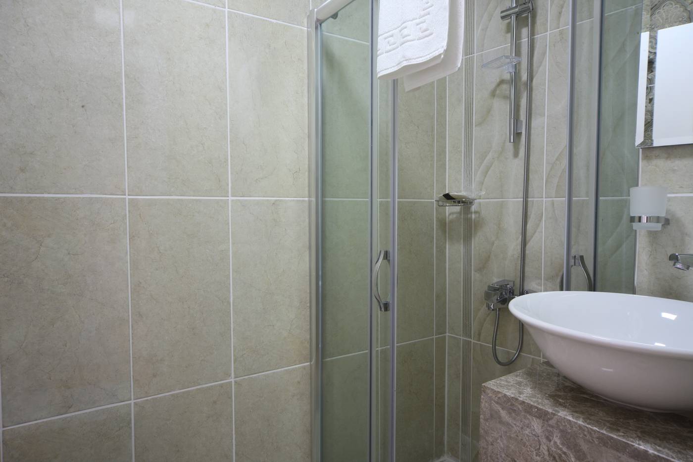 Hotel-Black-Tulip-Room-58