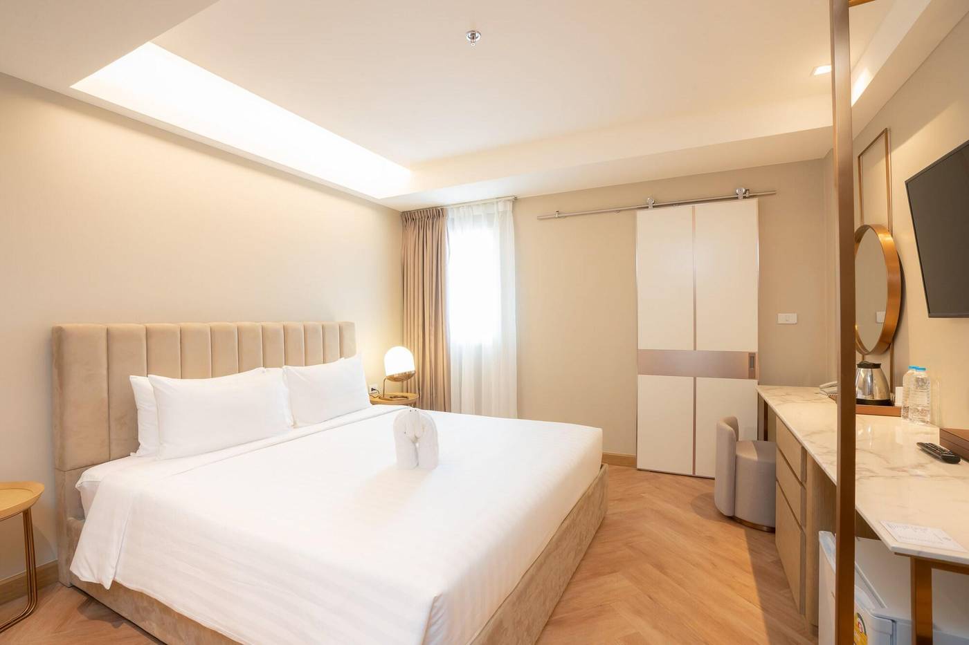 Away-Bangkok-Riverside-Kene-Room-27