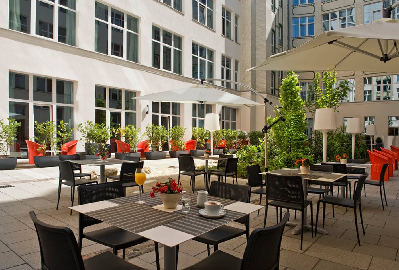 Adina-Apartment-Hotel-Berlin-Checkpoint-Charlie-Terrace-38