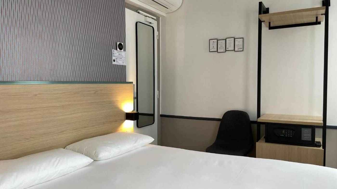 Hotel-La-Folie-des-Pres---Saint-Germain-des-Pres-Room-7