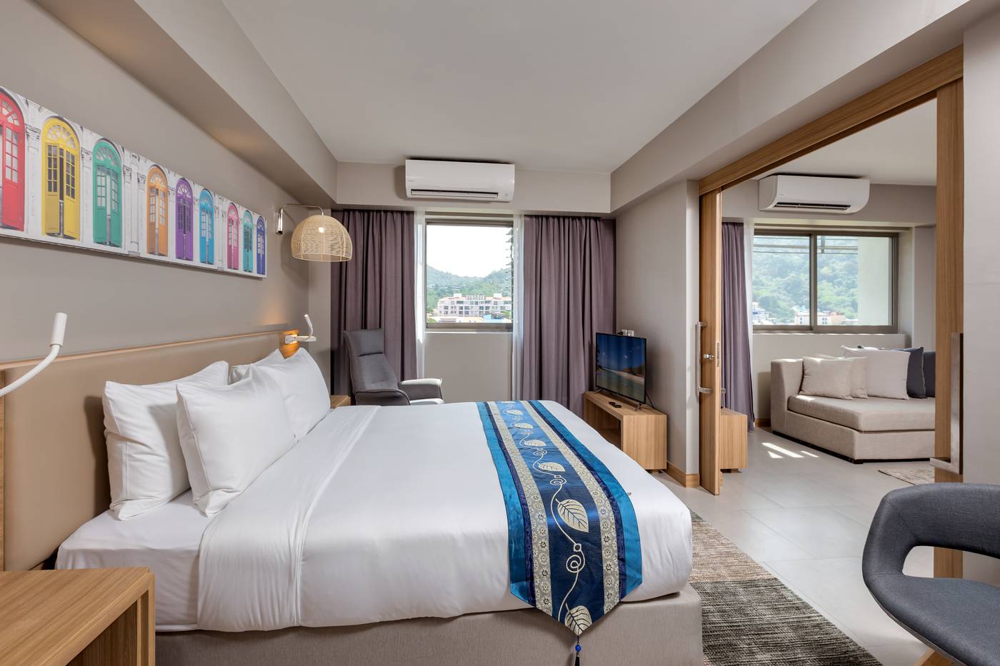 Oakwood-Hotel-Journeyhub-Phuket-Room-10
