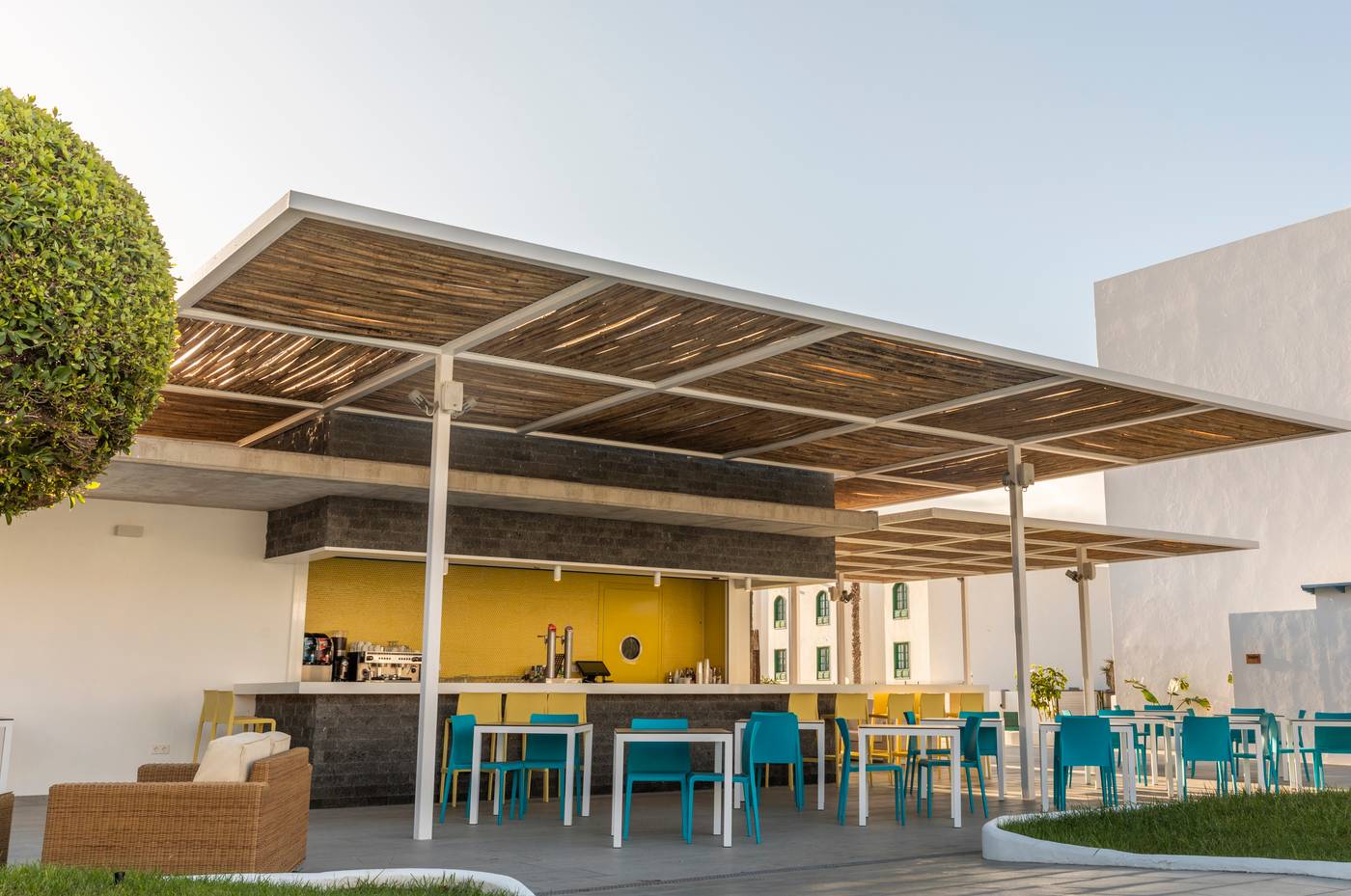 Oasis-Lanz-Beach-Mate-Bar-23