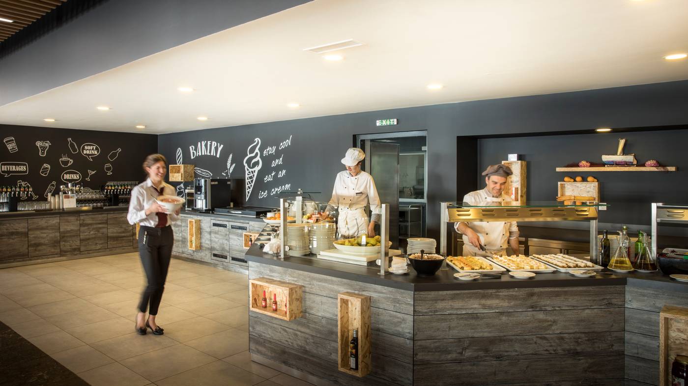 Epidaurus-Restaurant-50