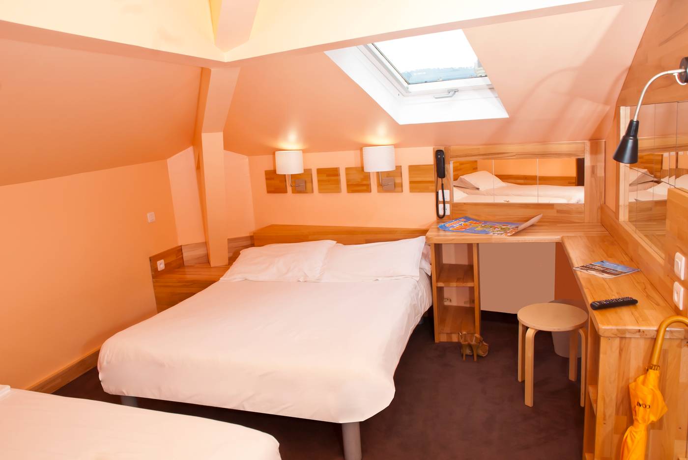 Comte-De-Nice-Room-9