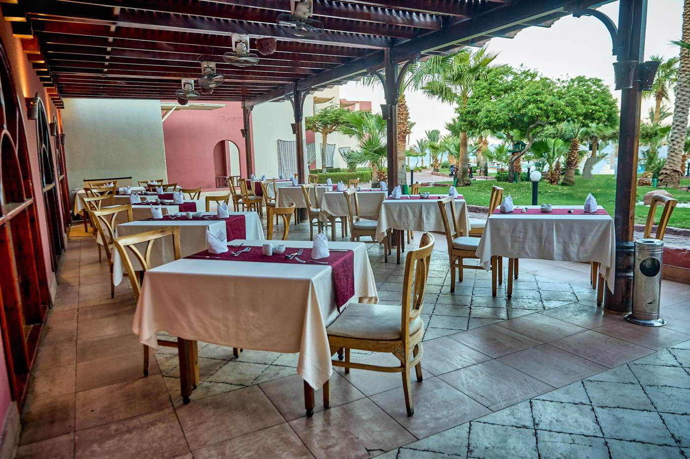 Tropitel-Dahab-Oasis-Restaurant-15