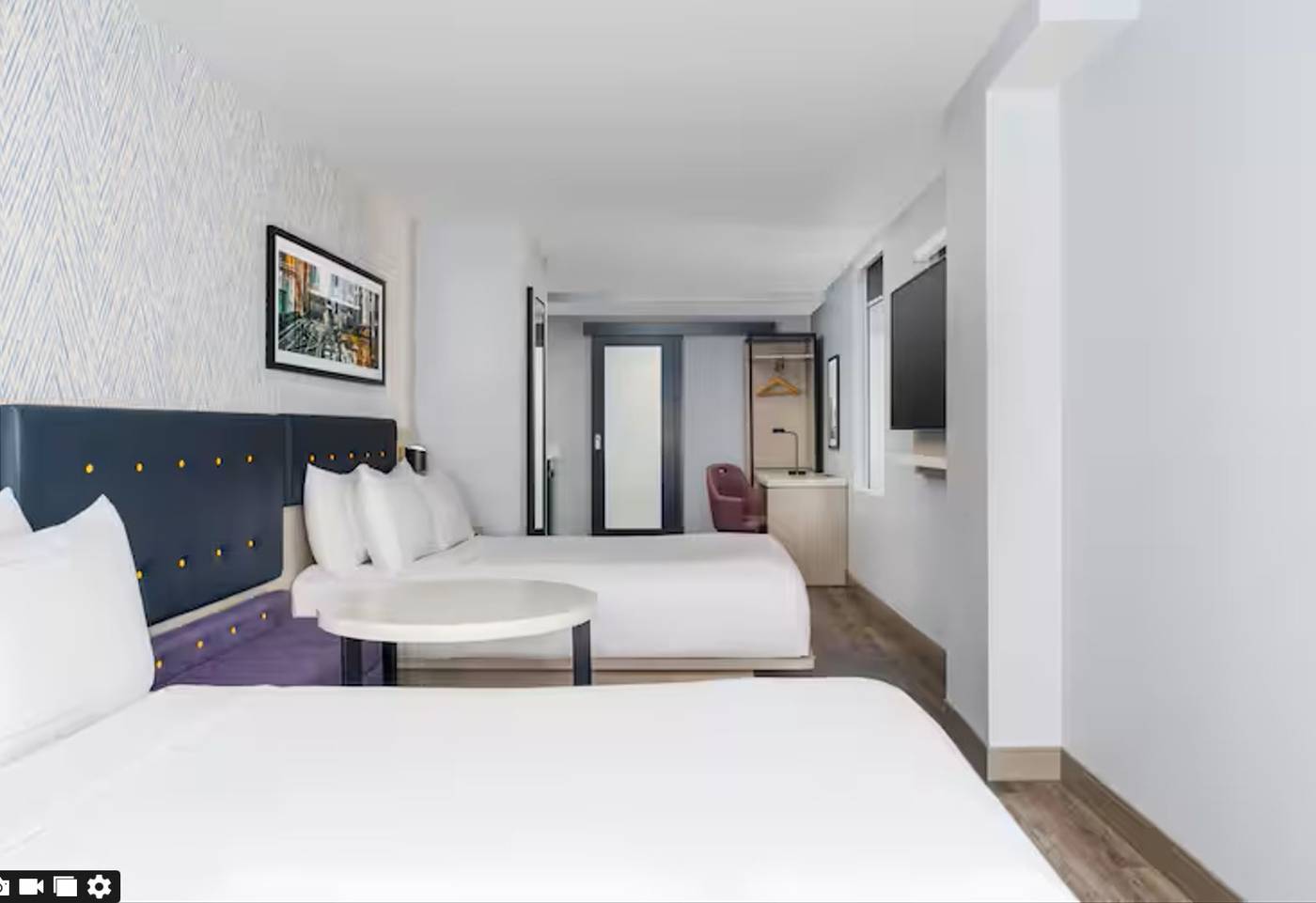 DoubleTree-by-Hilton-New-York-Midtown-Fifth-Avenue-Room-25