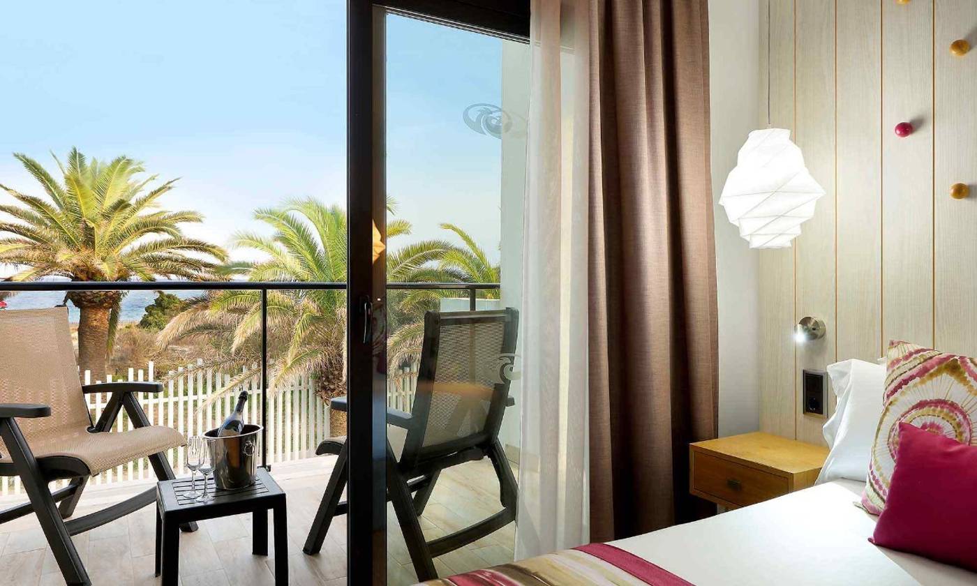 Grand-Palladium-White-Island-Resort---Spa-Room-56