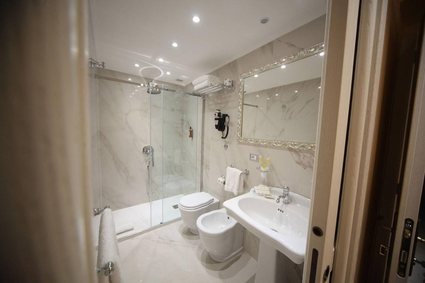 Maison-Tritone-Room-35