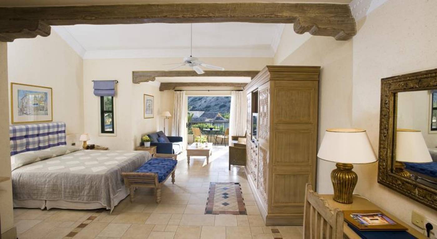 Columbia-Beach-Resort-Room-38