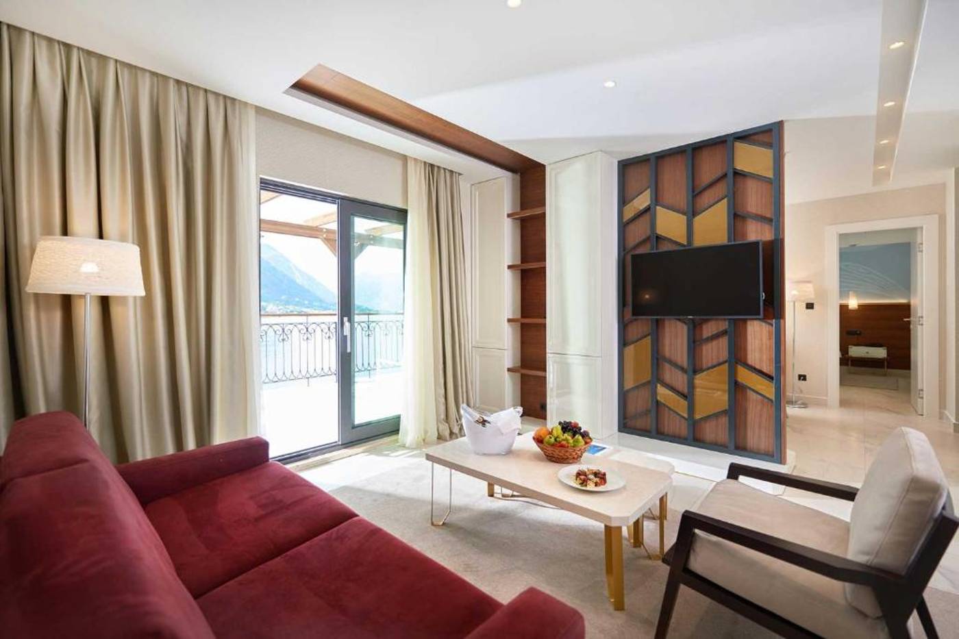 Huma-Kotor-Bay-Room-15