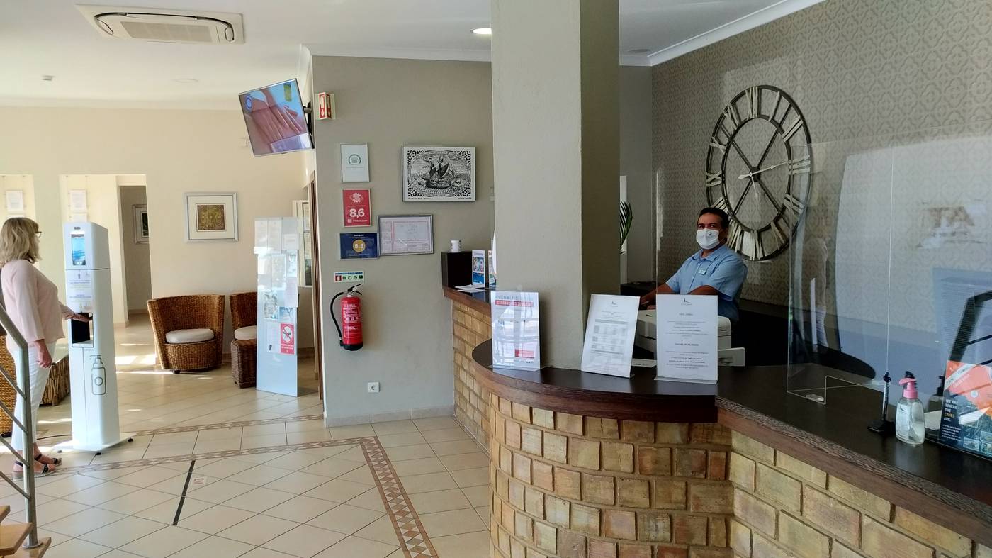 Rocha-Brava-Lobby-59