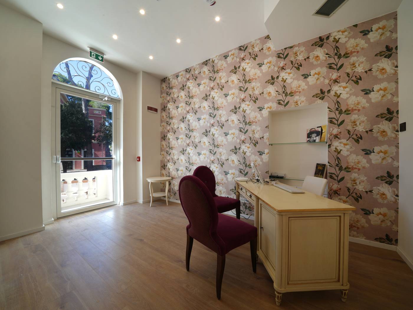 Castiglioncello-Suites-Lobby-5