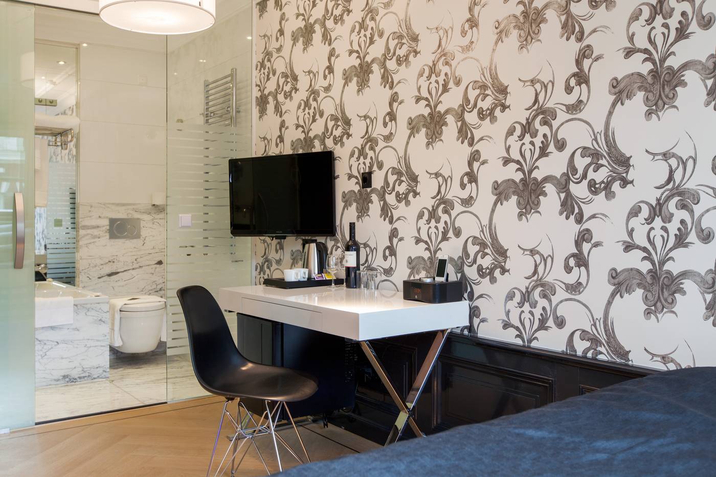 Amsterdam-Canal-Hotel-Room-33