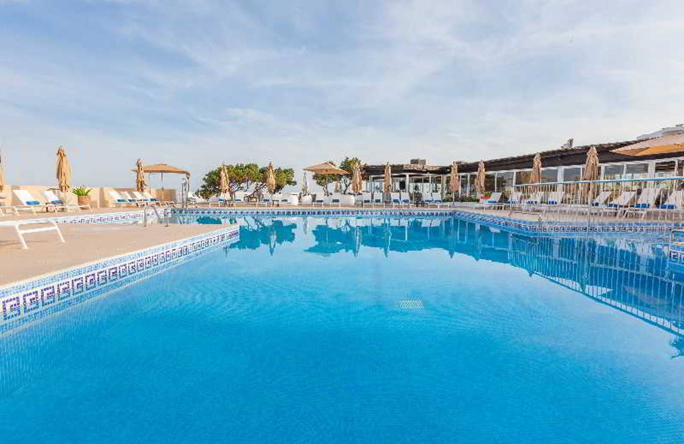 Marina-Palace-by-Intercorp-Hotel-Group-Pool-7