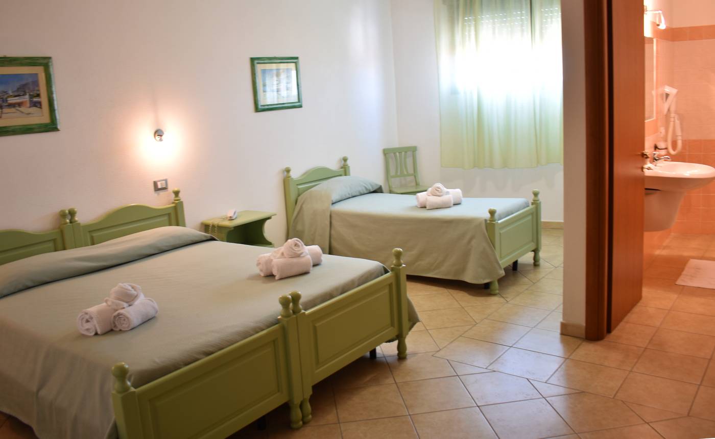 Hotel-Residence-Ampurias-Room-7