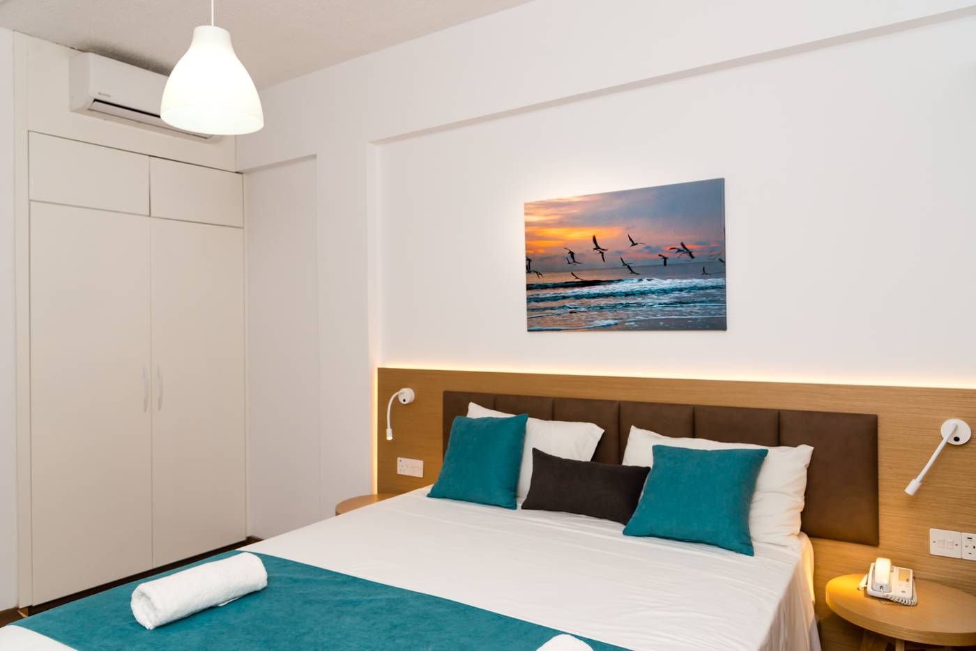 Helios-Bay-Room-20