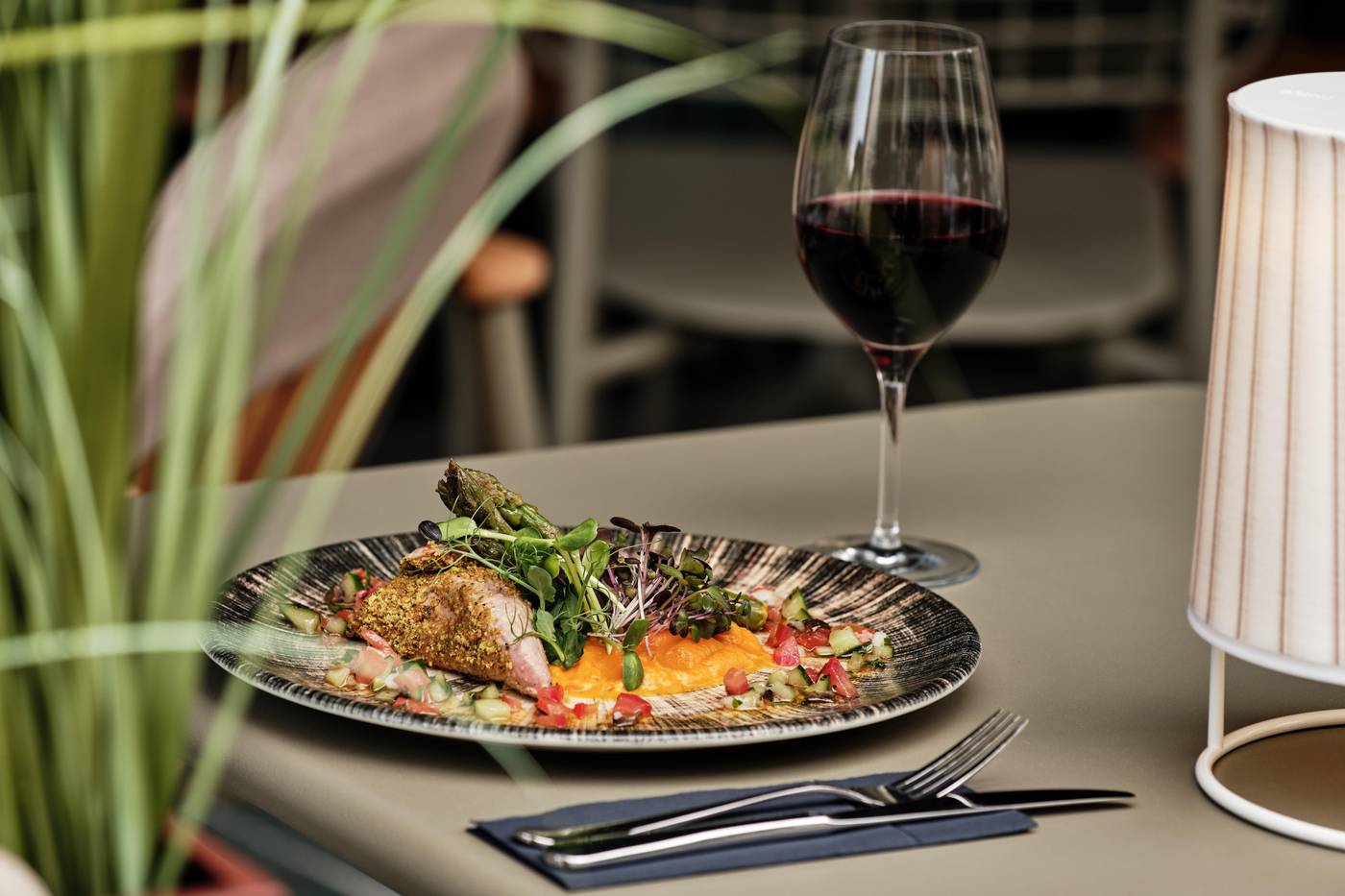 Holiday-Inn-Warsaw-City-Centre-Restaurant-61