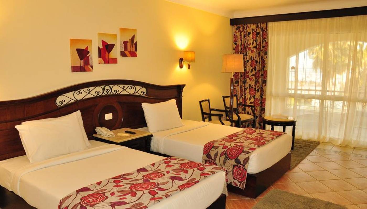 Regency-Plaza-Aqua-Park-and-Spa-Room-23