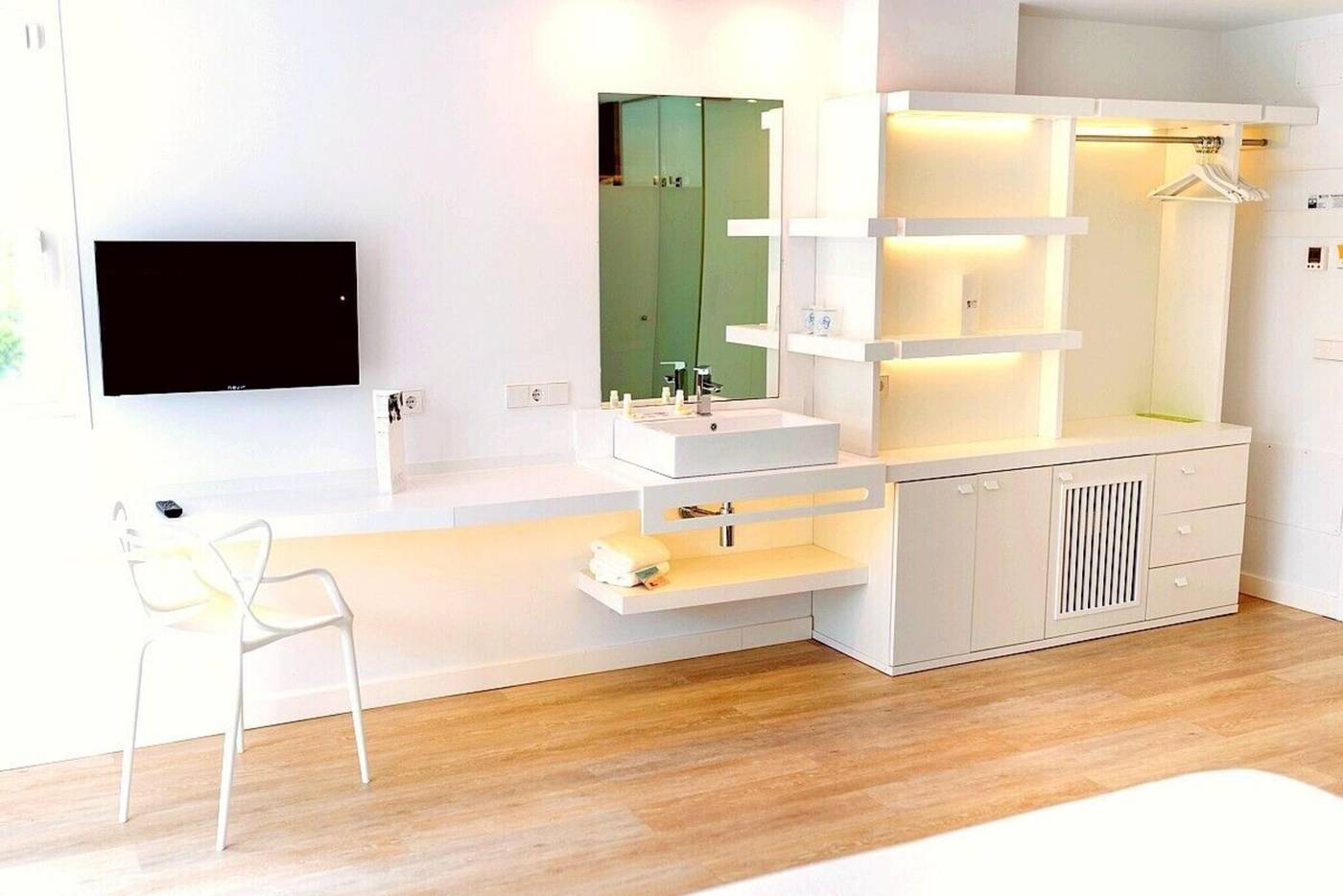 Els-Pins-Resort---Spa-Room-34