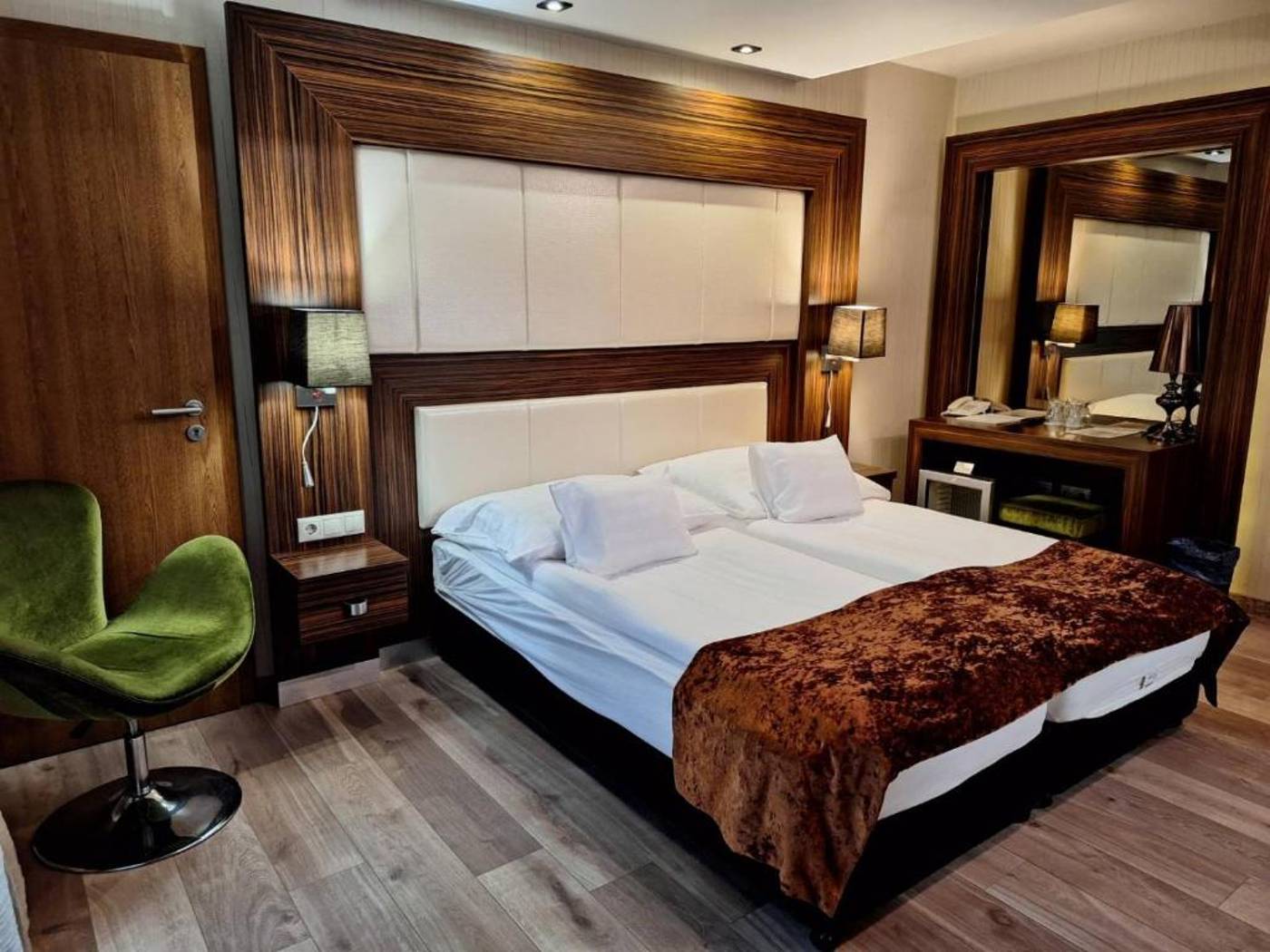 Duna-Garden-Hotel-Room-16