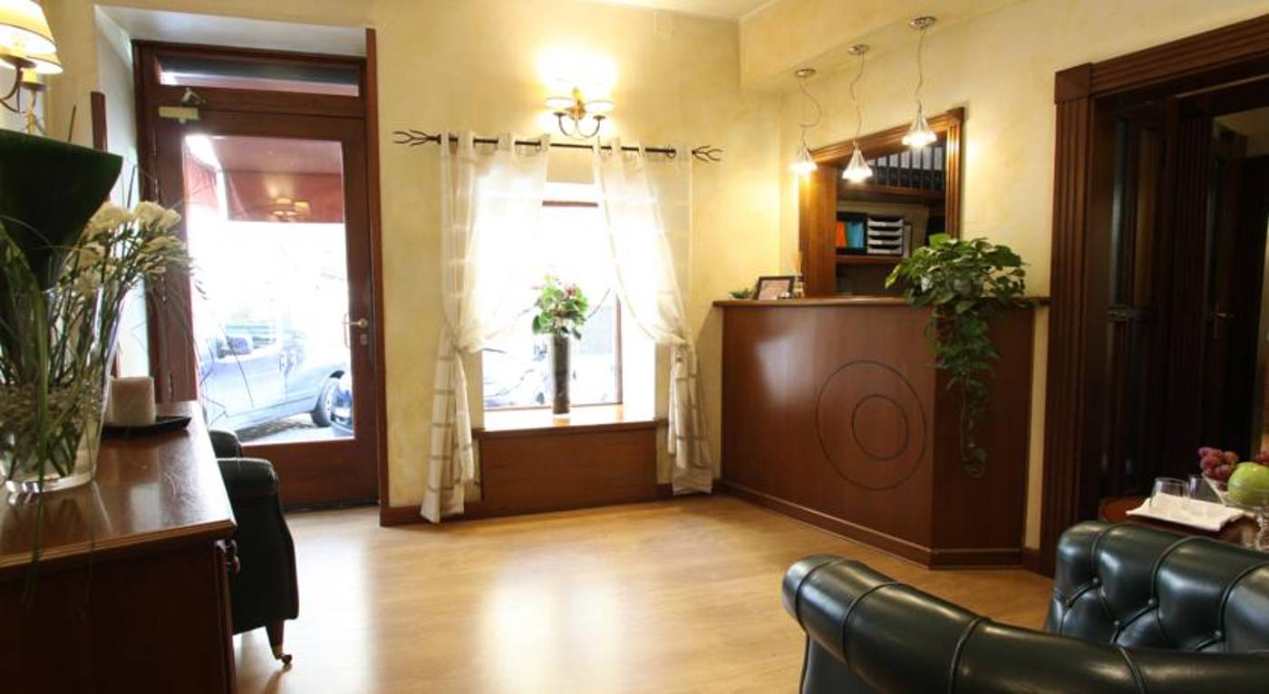 La Fenice-Italy-ROMA-Lobby-4