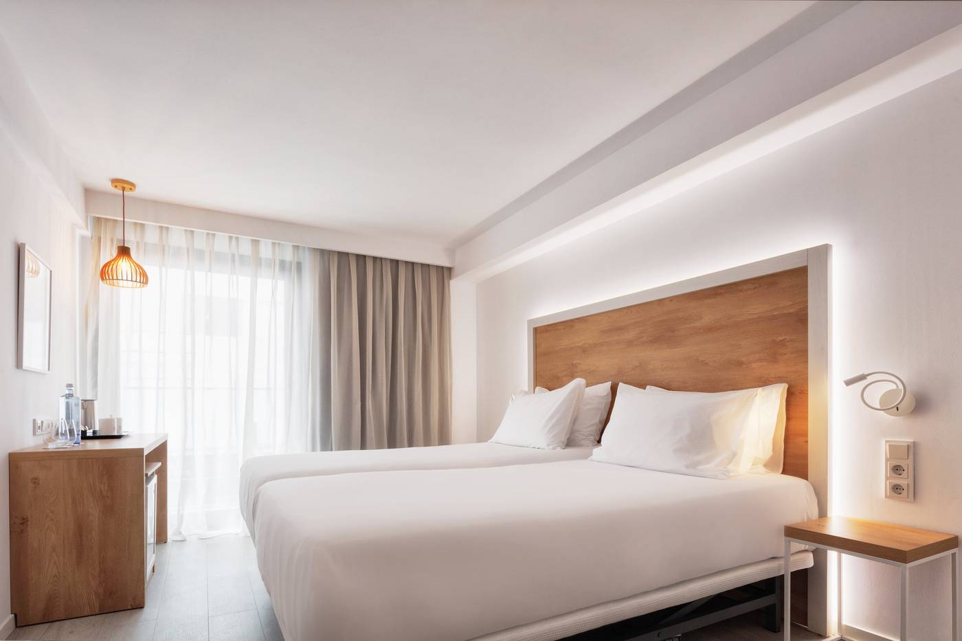 El-Puerto-Ibiza-Hotel---Spa-Room-23